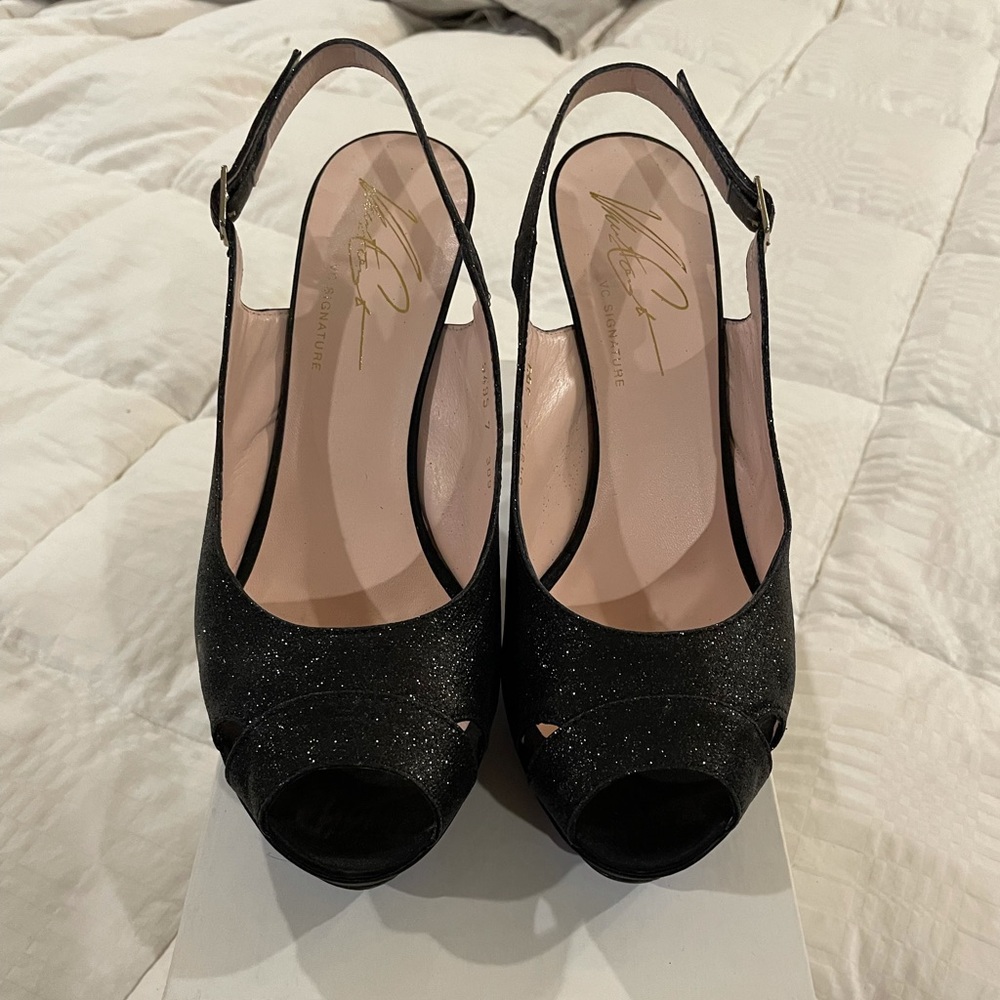 Vince Camuto black glitter sandals